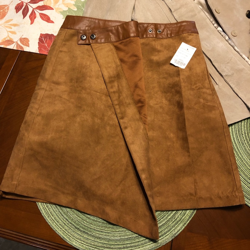 NWT Asymmetrical TIMING skirt 🍂🌺🍂